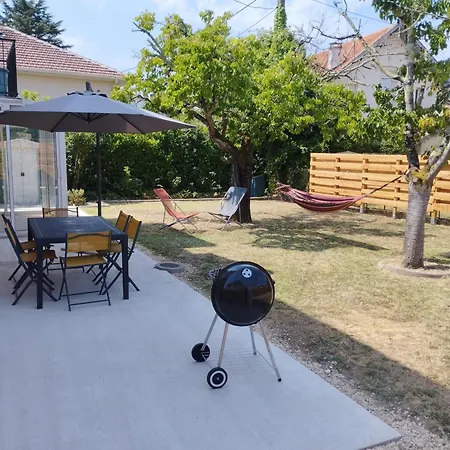 Casa vacanze Maison Au Calme Dans Proche Du Centre Et Des Services *